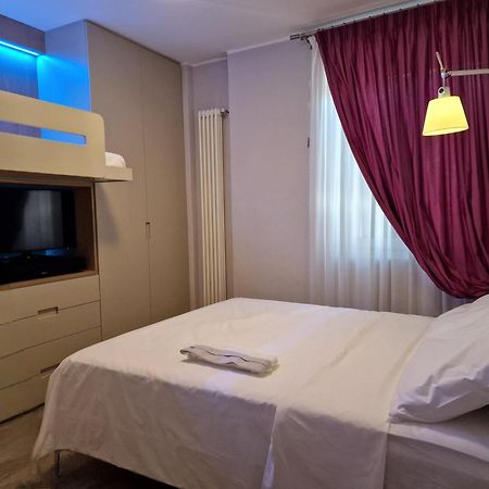 Desenzano Luxury Apartment Десенцано дел Гарда Екстериор снимка