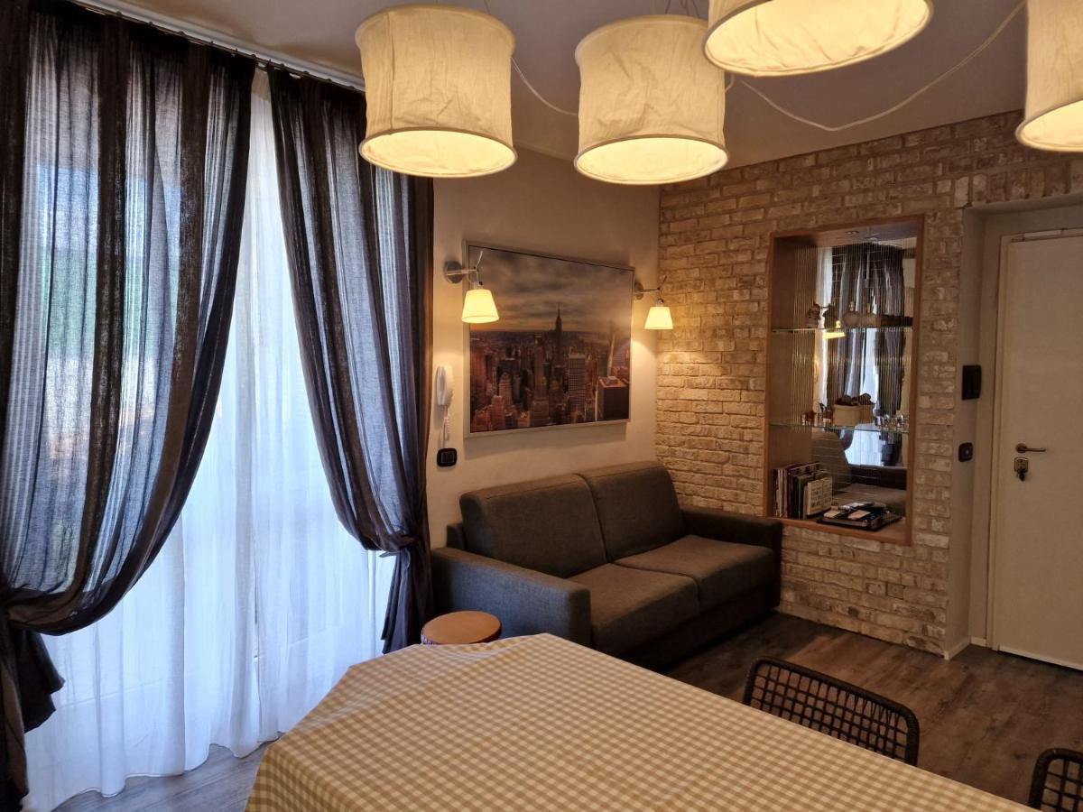 Desenzano Luxury Apartment Десенцано дел Гарда Екстериор снимка