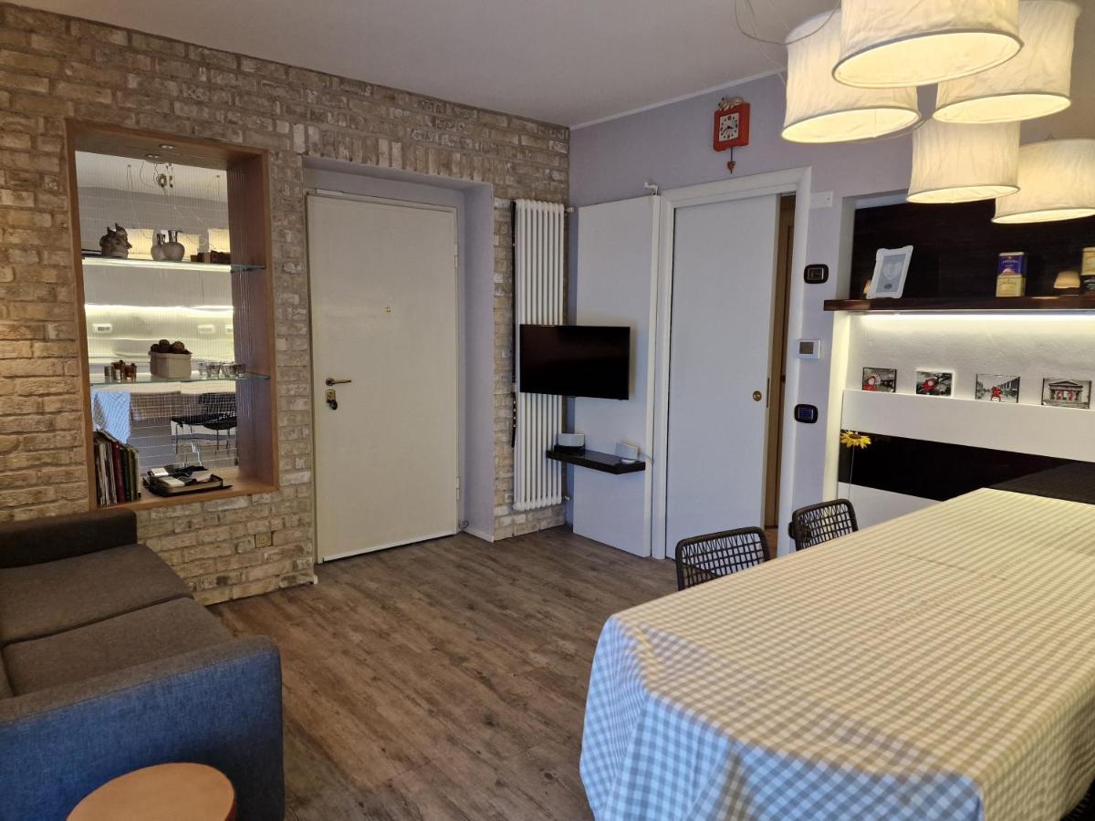 Desenzano Luxury Apartment Десенцано дел Гарда Екстериор снимка