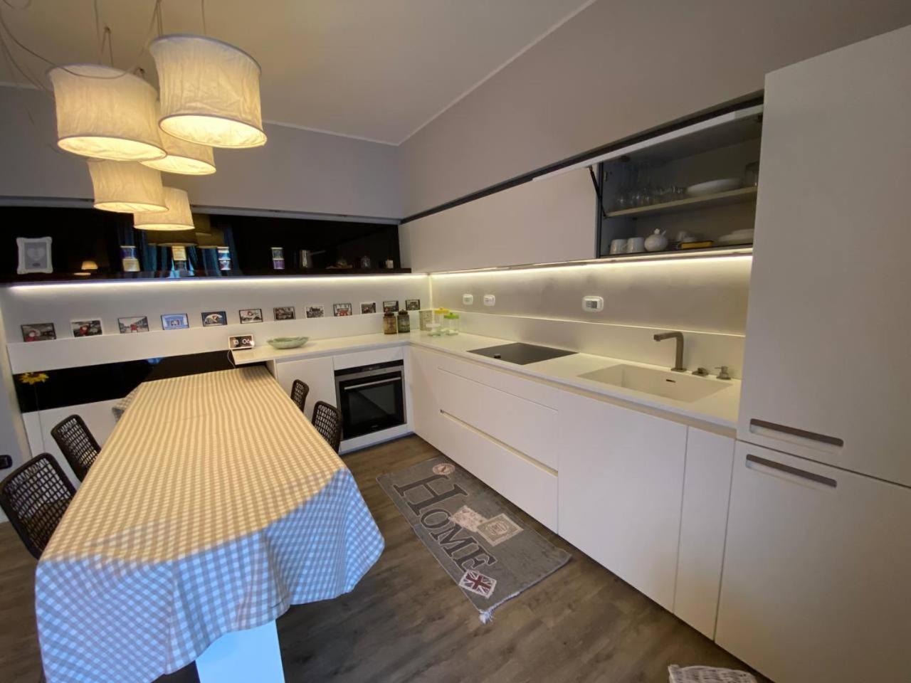 Desenzano Luxury Apartment Десенцано дел Гарда Екстериор снимка