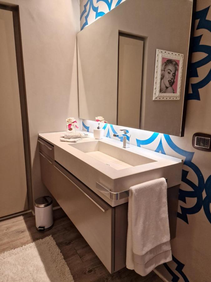 Desenzano Luxury Apartment Десенцано дел Гарда Екстериор снимка